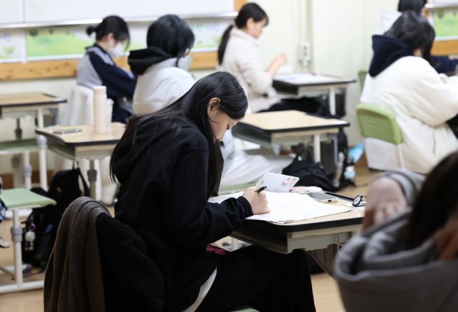 CSAT English Controversy Escalates, Prompting Government Investigation CSAT English Controversy Escalates, Prompting Government Investigation