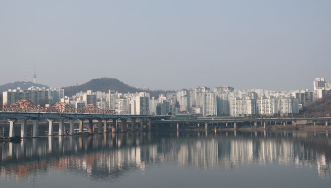 An apartment complex in Seongdong District, Seoul. (Yonhap)