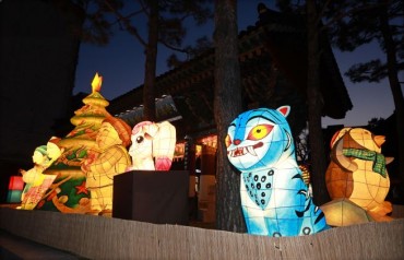 Seoul’s Jogye Temple Lights Christmas Tree in Symbol of Interfaith Harmony
