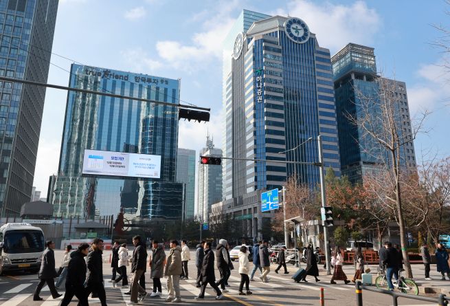 Overseas Index Funds Lead South Korea’s ETF Boom in 2025