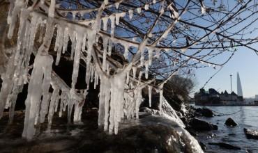 Frigid Air Mass Grips South Korea, With Mountain Wind Chills Plunging Below Minus 35