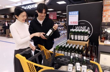 Whiskey Market Splits as Shoppers Flock to Bargains and Luxury Bottles