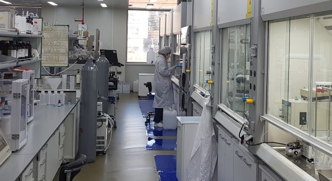A researcher works in the laboratory of a venture company in North Chungcheong Province developing pharmaceutical products. (Image courtesy of Yonhap)