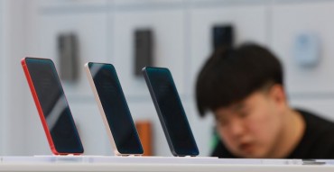 Samsung Closes Gap With Apple as Low-Cost Galaxy Models Lift Global Share