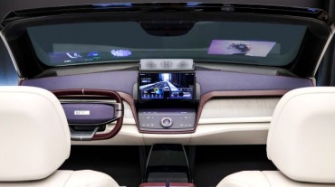 Hyundai Mobis Forms Global Alliance to Turn Car Windshields Into Full Displays