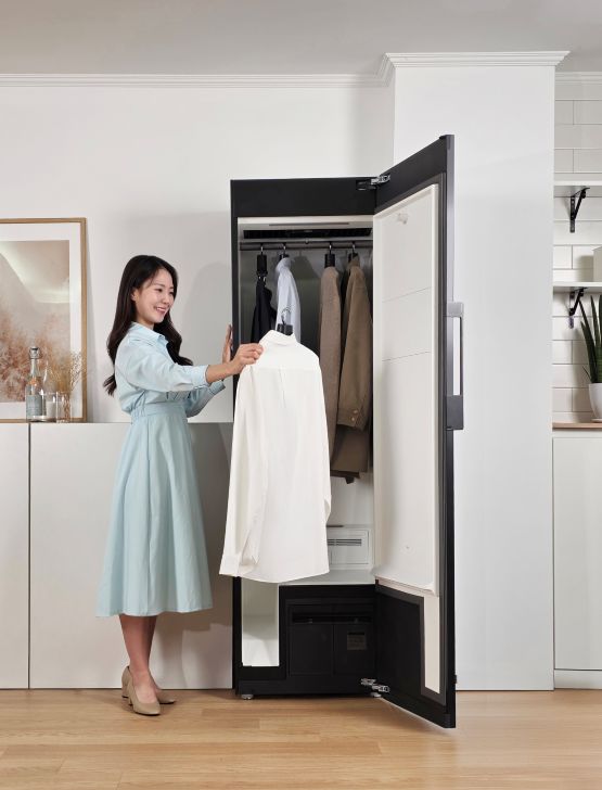 Samsung Introduces 2026 Bespoke AI AirDresser With Enhanced Steam and Smart Features